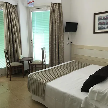 Italia E Lido Szálloda 3*